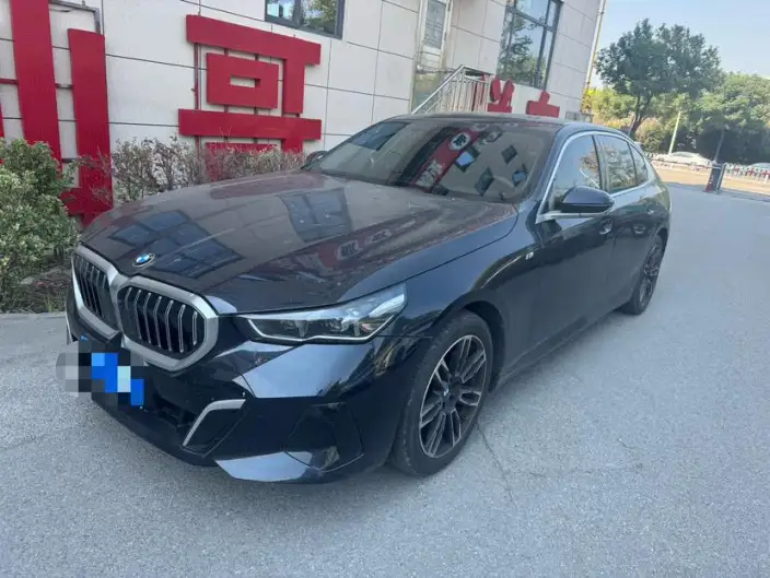 BMW 5 Series 2024 Model 530Li Leading Model M Sports Set – фото 1