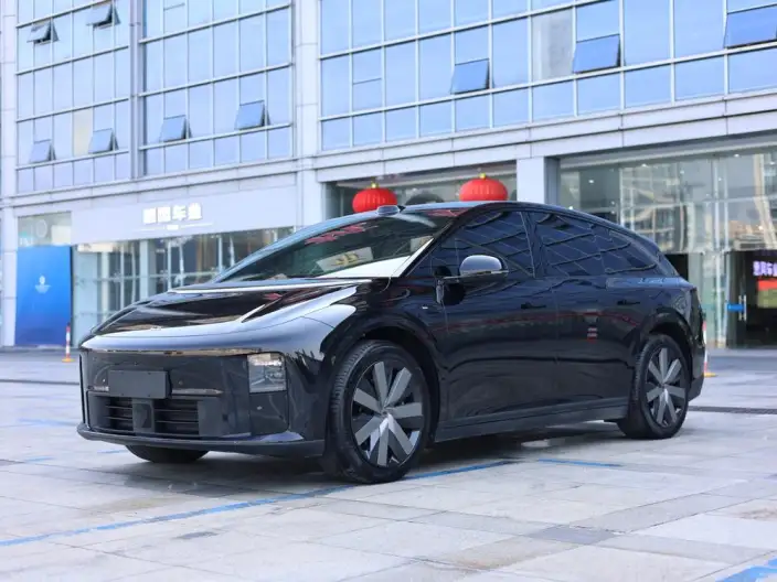 Li Auto i6 2025 Model 4WD Standard Edition