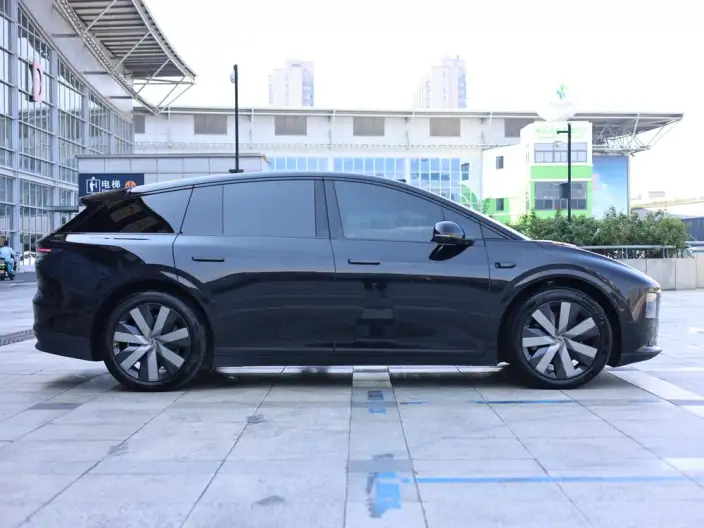 Li Auto i6 2025 Model 4WD Standard Edition – фото 7