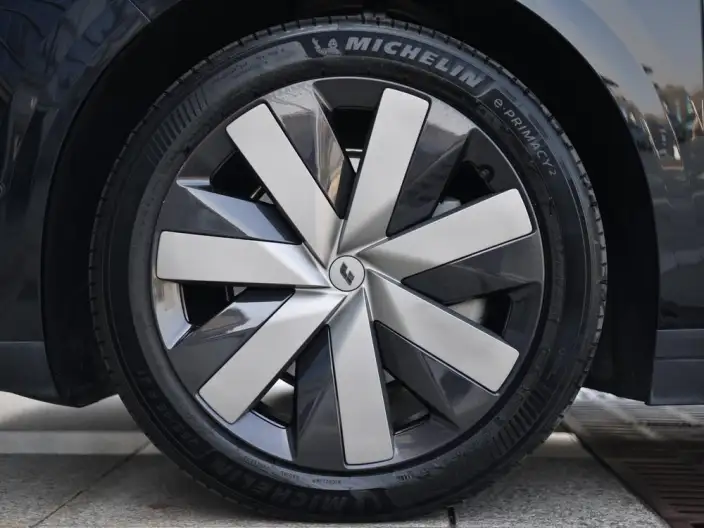 Li Auto i6 2025 Model 4WD Standard Edition – фото 9
