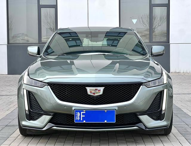 Cadillac C T5 2022 28T Platinum – фото 2