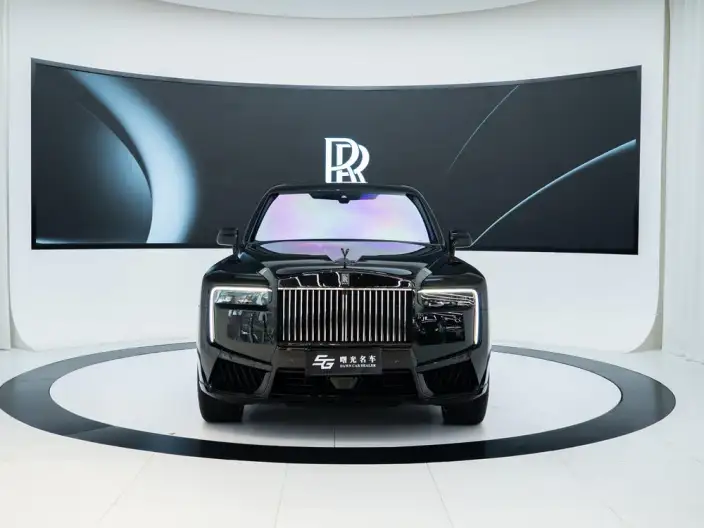 Cullinan 2025 Model Series II Black Badge – фото 2