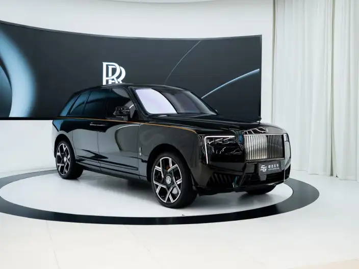 Cullinan 2025 Model Series II Black Badge – фото 3