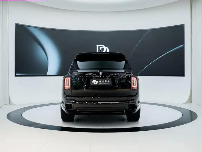 Cullinan 2025 Model Series II Black Badge – фото 5