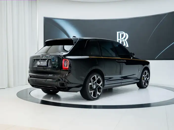 Cullinan 2025 Model Series II Black Badge – фото 6