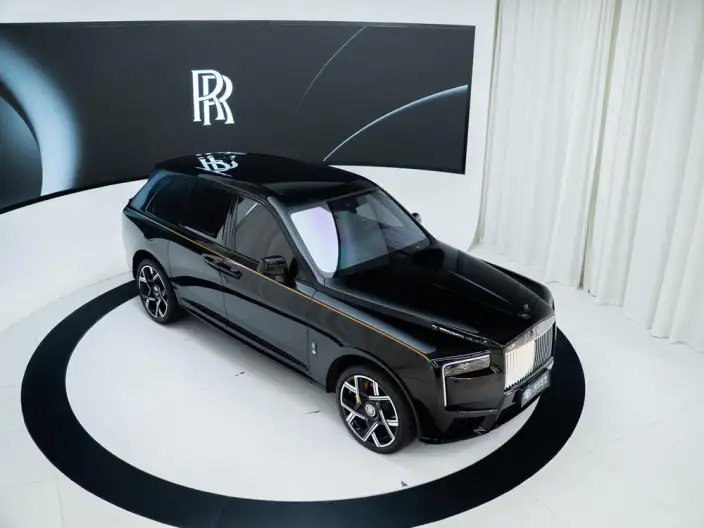 Cullinan 2025 Model Series II Black Badge – фото 9