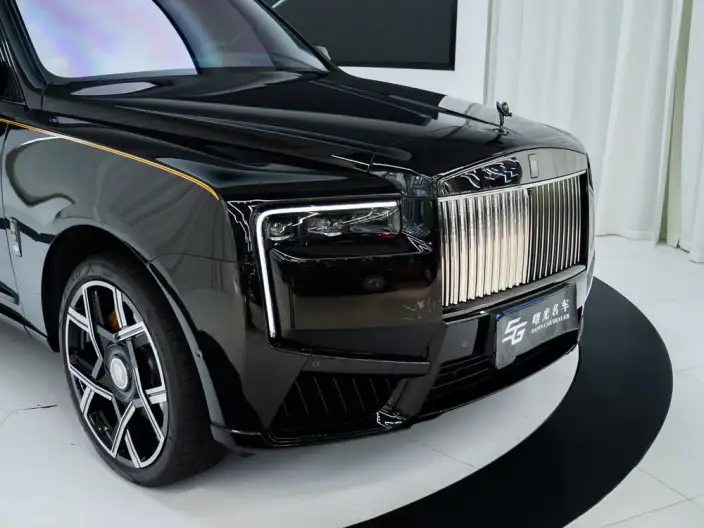 Cullinan 2025 Model Series II Black Badge – фото 10