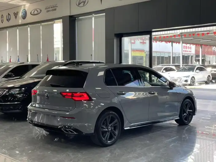 Volkswagen Golf 2023 Model 280TSI DSG R-Line Lite – фото 6