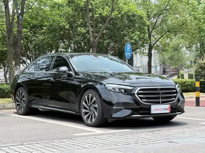 Mercedes-Benz E-Class 2024 Model E 300 L Luxury Model sedan – фото 3