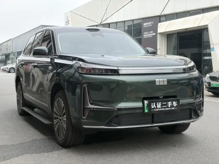 Geely M9 2025 Model 210km 4WD Pilot Edition