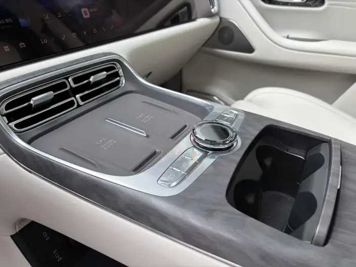Geely M9 2025 Model 210km 4WD Pilot Edition – фото 7