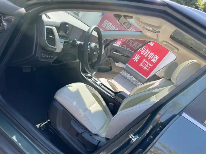 Kia Seltos 2023 Model 1.5L IVT Premium Edition – фото 9