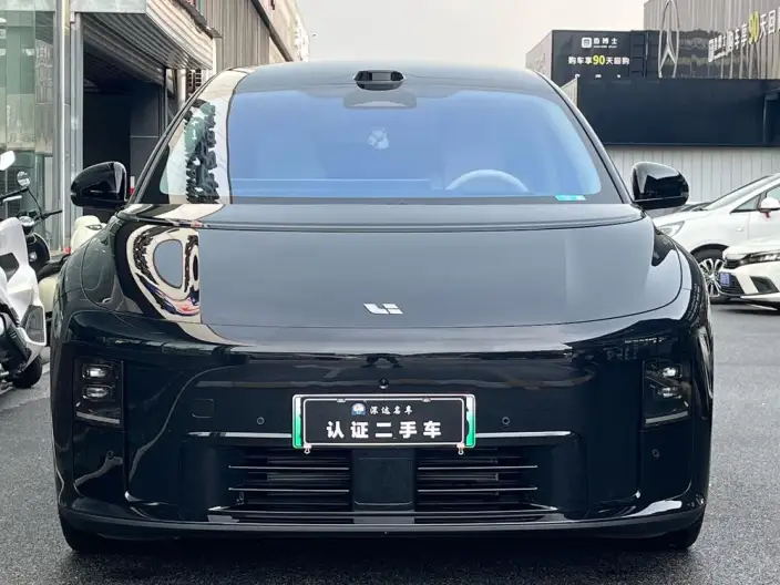 Li Auto i8 2025 Model Standard Edition