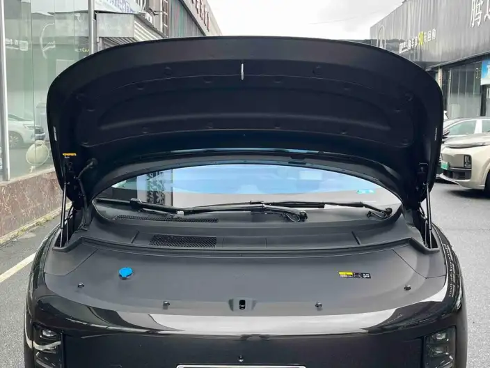 Li Auto i8 2025 Model Standard Edition – фото 5