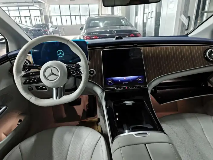 Mercedes-Benz EQE 2025 Model EQE 500 4MATIC Pioneer Edition – фото 6