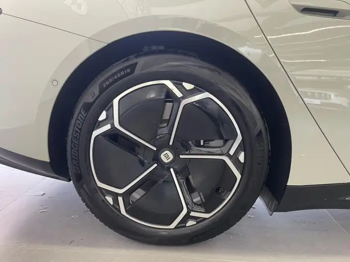 Xiaomi SU7 2026 Model Rear Drive Standard Edition – фото 9