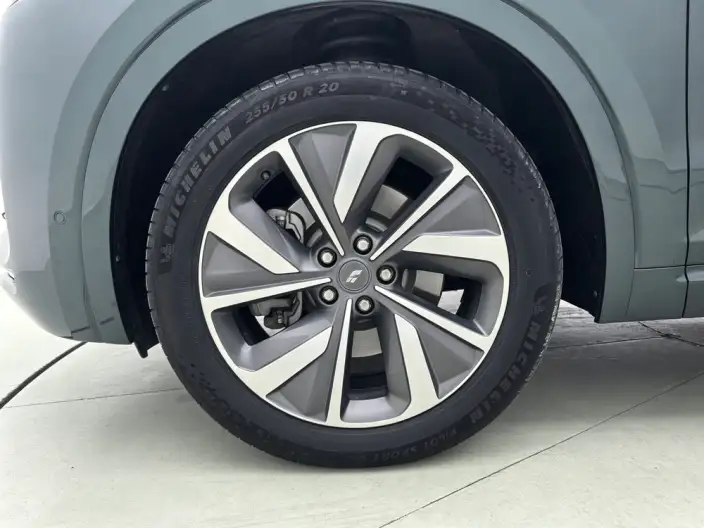 Li Auto ONE 2021 Model Extended Range 6 seat Edition – фото 9
