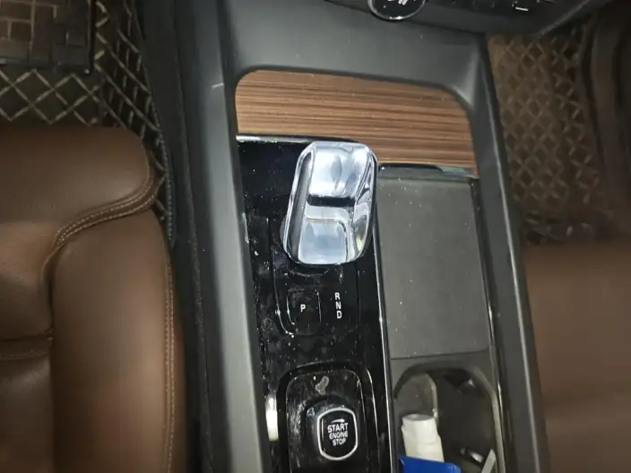 Volvo XC60 2023 Model B5 4WD Smart Range Deluxe Edition – фото 9