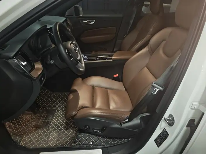 Volvo XC60 2023 Model B5 4WD Smart Range Deluxe Edition – фото 10