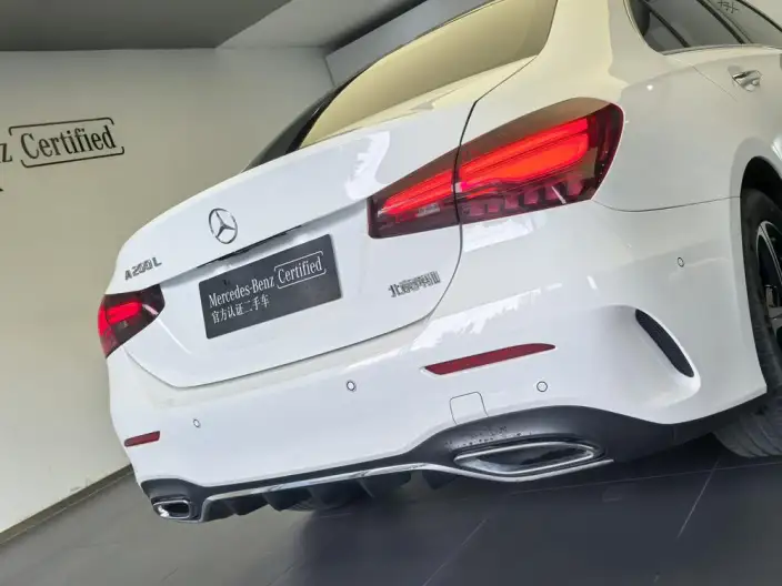 Mercedes-Benz A-class 2025 Model A 200 L Fashion Edition – фото 9