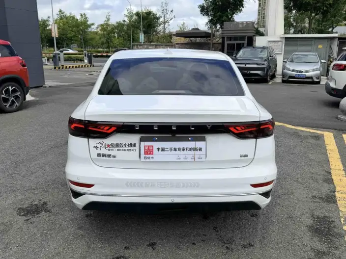 Geely Emgrand 2022 Model No. 4 Gen 1.5L CVT Elite Model – фото 5