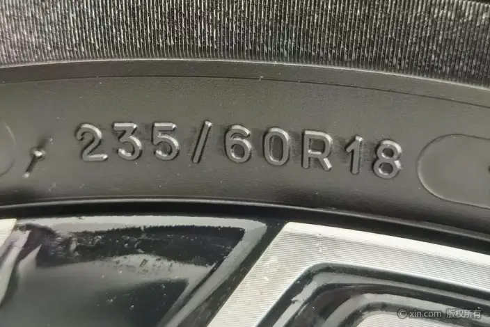 Hongqi HS5 2022 Model Facelift 2.0T Smart Flag Enjoy Edition – фото 9