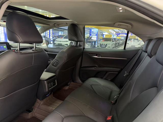 Toyota Camry 2023 2.0GVP Lead Edition – фото 9