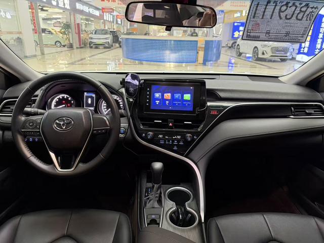 Toyota Camry 2023 2.0GVP Lead Edition – фото 10