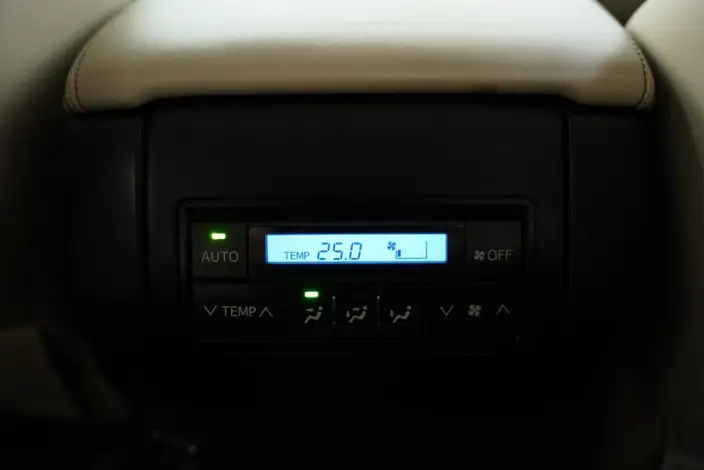 Prado import0 2022 Model 2.8T Automatic 4WD 7 seat Parallel Imported – фото 8