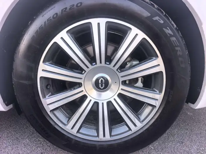 AITO M8 2025 Model 235 Extended Range Edition 4WD – фото 8