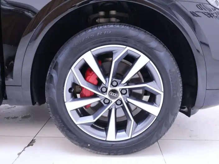 Audi Q5L 2024 Model 40TFSI Luxury Dynamic Model – фото 5