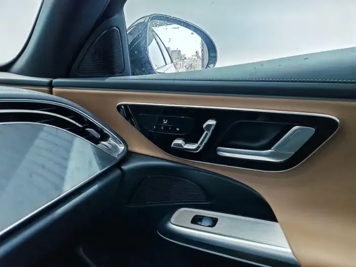 Mercedes-Benz E-Class Imported 2025 Model E 260 Sports Edition – фото 9