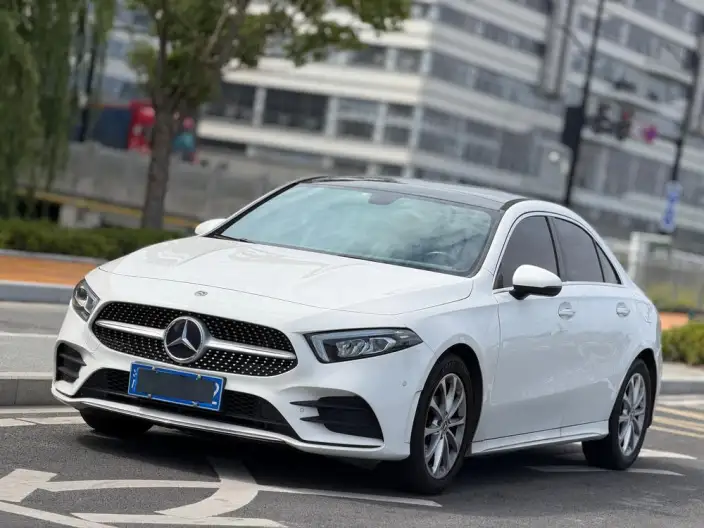 Mercedes-Benz A-class 2022 Model A 200 L Sports sedan Dynamic Edition