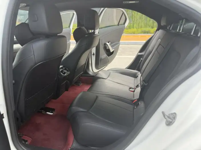 Mercedes-Benz A-class 2022 Model A 200 L Sports sedan Dynamic Edition – фото 9