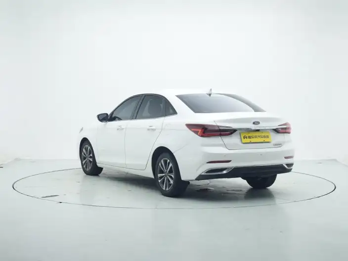 Ford Escort 2021 Model 1.5L Automatic Diamond Edition – фото 5