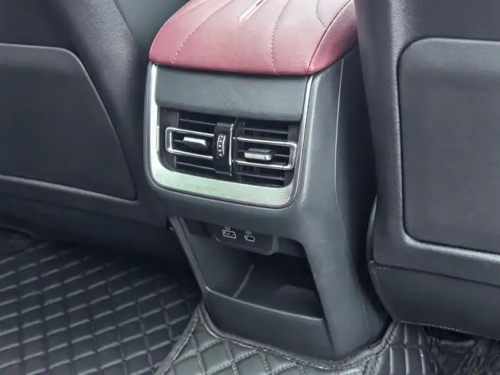 Hongqi H5 2025 Model 2.0T Automatic Flag Enjoy Edition – фото 10
