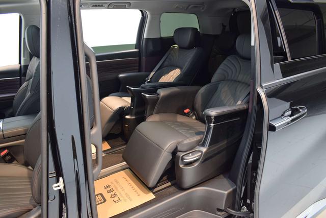 GAC Trumpchi M8 2024 Master Series 2.0TGDI Ultimate – фото 11