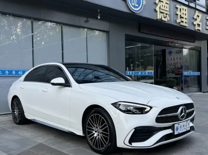 Mercedes-Benz C-Class 2023 Model C 200 L Sports Edition – фото 3