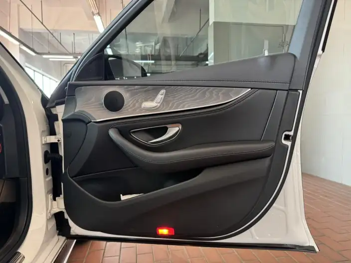 Mercedes-Benz E-Class 2023 Model Facelift E 260 L Sports sedan – фото 10