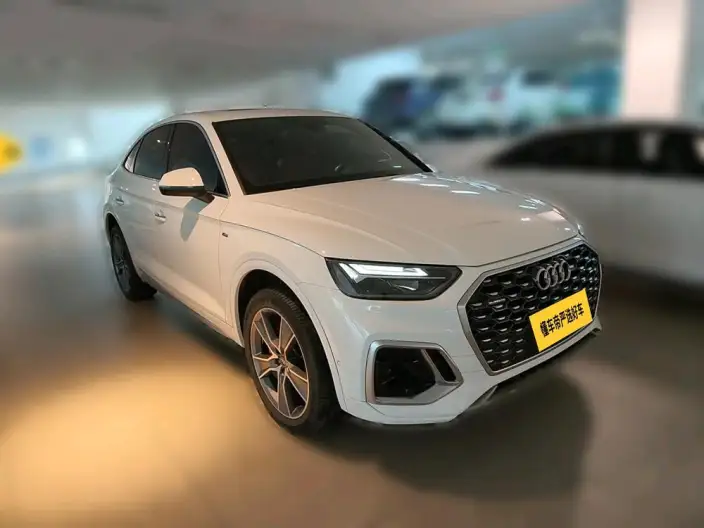 Audi Q5L Sportback 2022 Model 40 TFSI Luxury Model – фото 2
