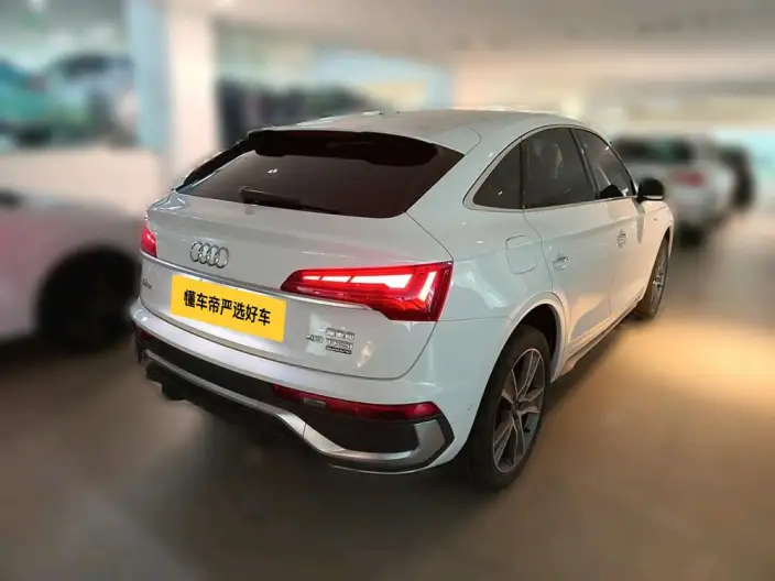 Audi Q5L Sportback 2022 Model 40 TFSI Luxury Model – фото 4