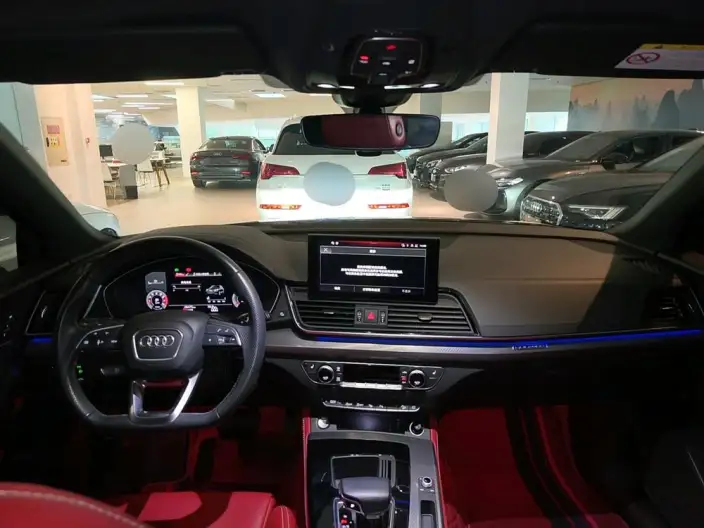 Audi Q5L Sportback 2022 Model 40 TFSI Luxury Model – фото 5