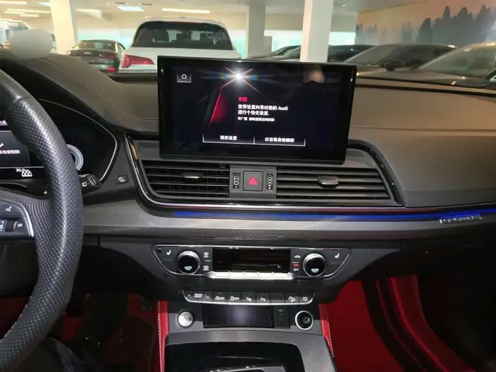 Audi Q5L Sportback 2022 Model 40 TFSI Luxury Model – фото 6