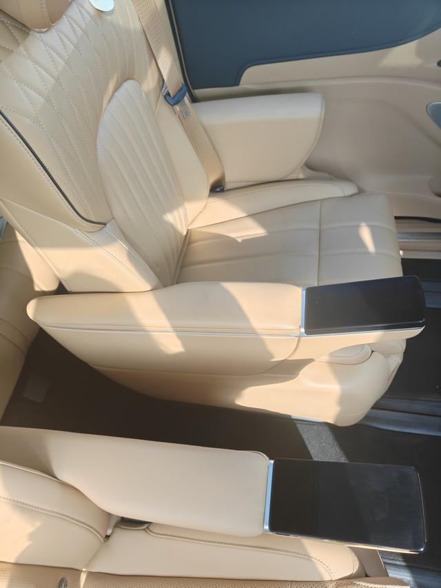 VOYAH Dreamer PHEV 2025 AWD Flagship Kunpeng – фото 8