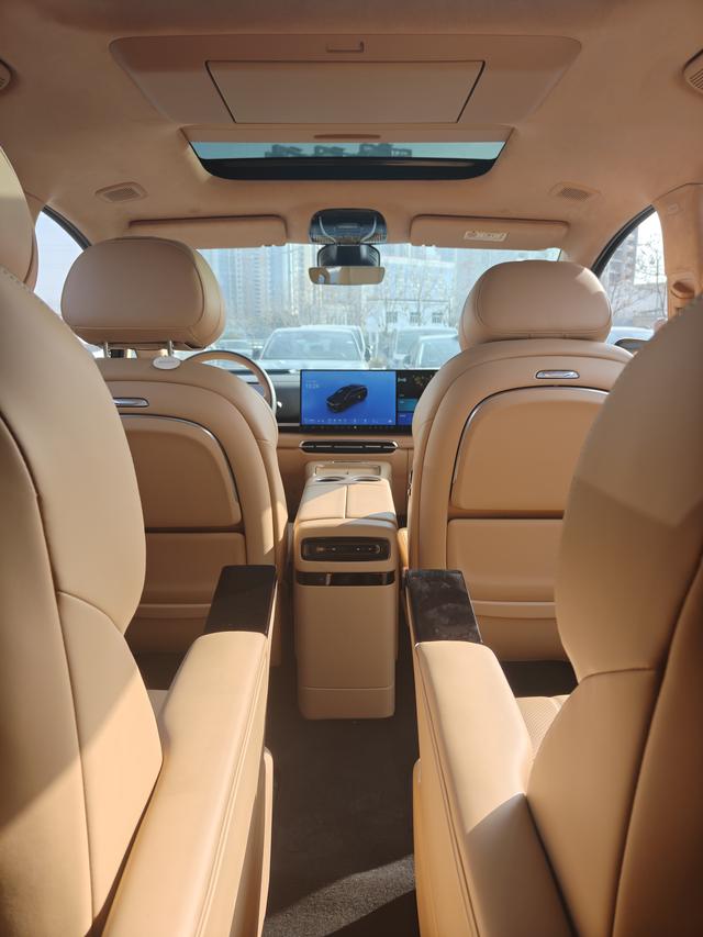 VOYAH Dreamer PHEV 2025 AWD Flagship Kunpeng – фото 9