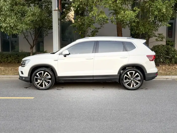 Volkswagen Tharu 2021 Model 280TSI 2WD Deluxe Edition PLUS – фото 4