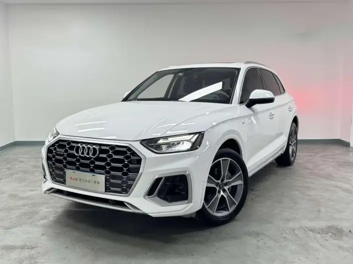 Audi Q5L 2022 Model 45T Luxury Dynamic Model – фото 1