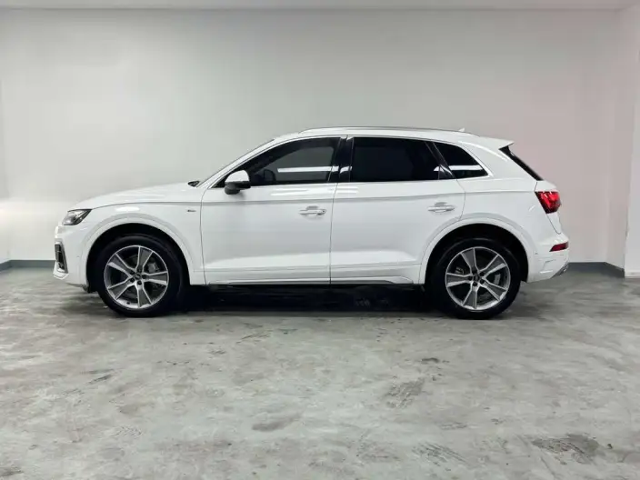 Audi Q5L 2022 Model 45T Luxury Dynamic Model – фото 4
