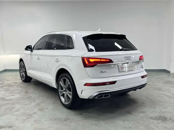 Audi Q5L 2022 Model 45T Luxury Dynamic Model – фото 5