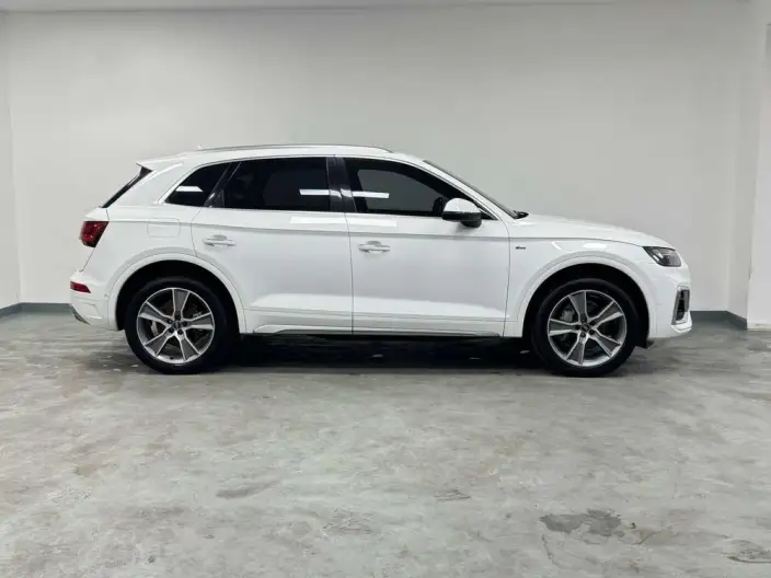 Audi Q5L 2022 Model 45T Luxury Dynamic Model – фото 8